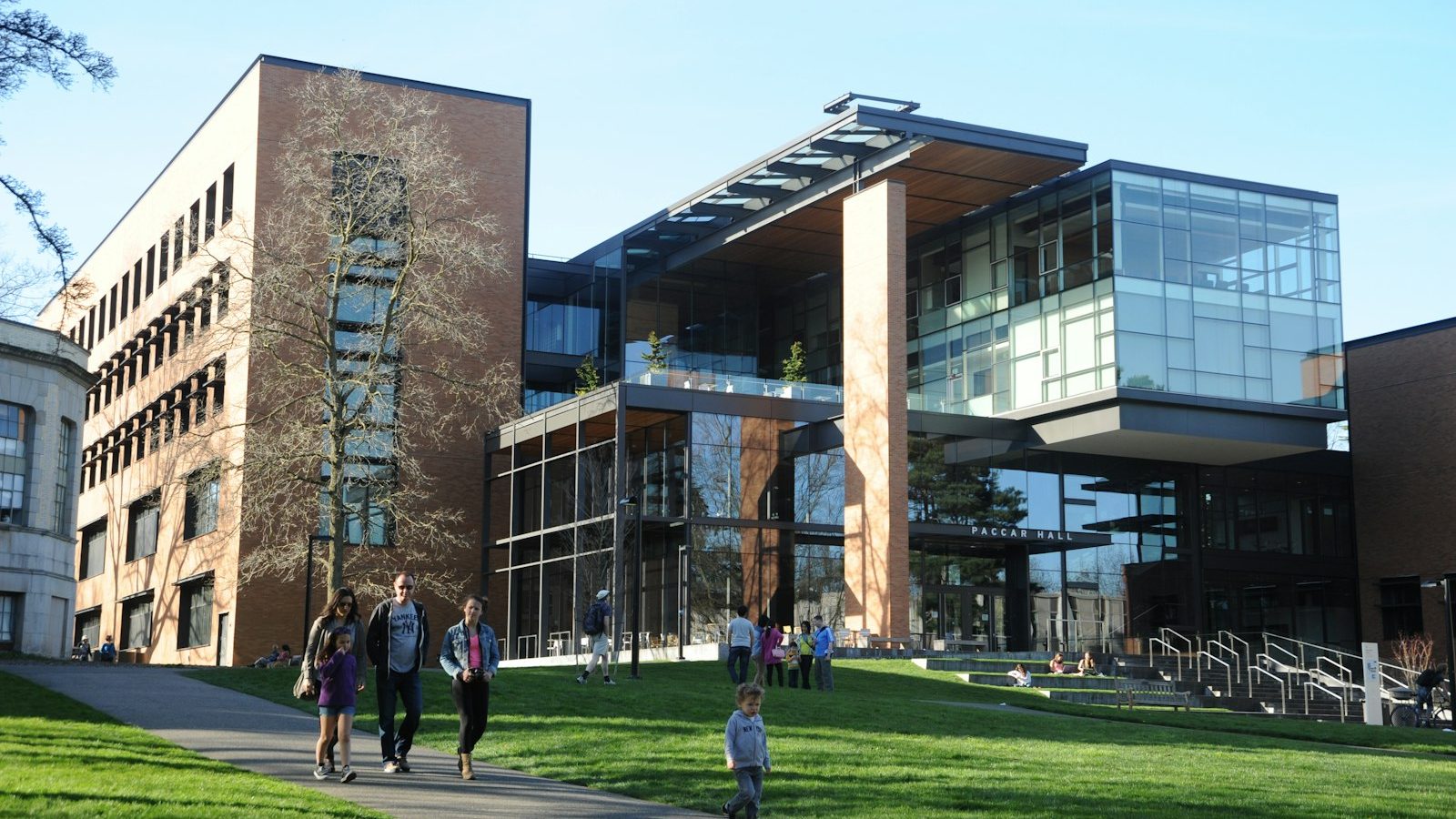 Virtual Career Fairs for Universities: A Career Services Guide