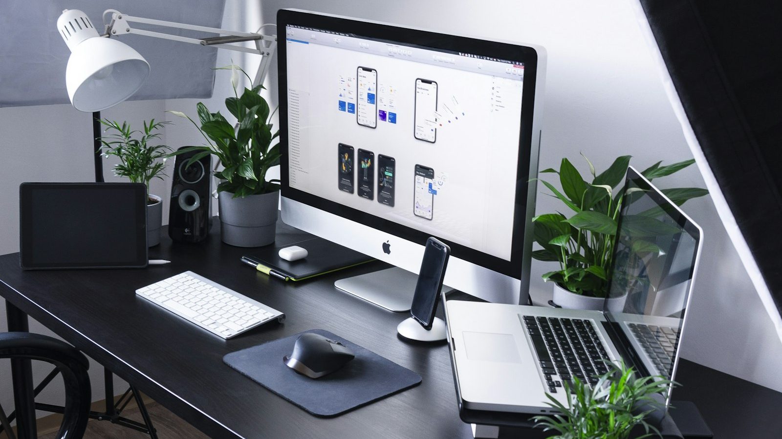 Choosing a Virtual Career Fair Platform: 12 Questions to Ask